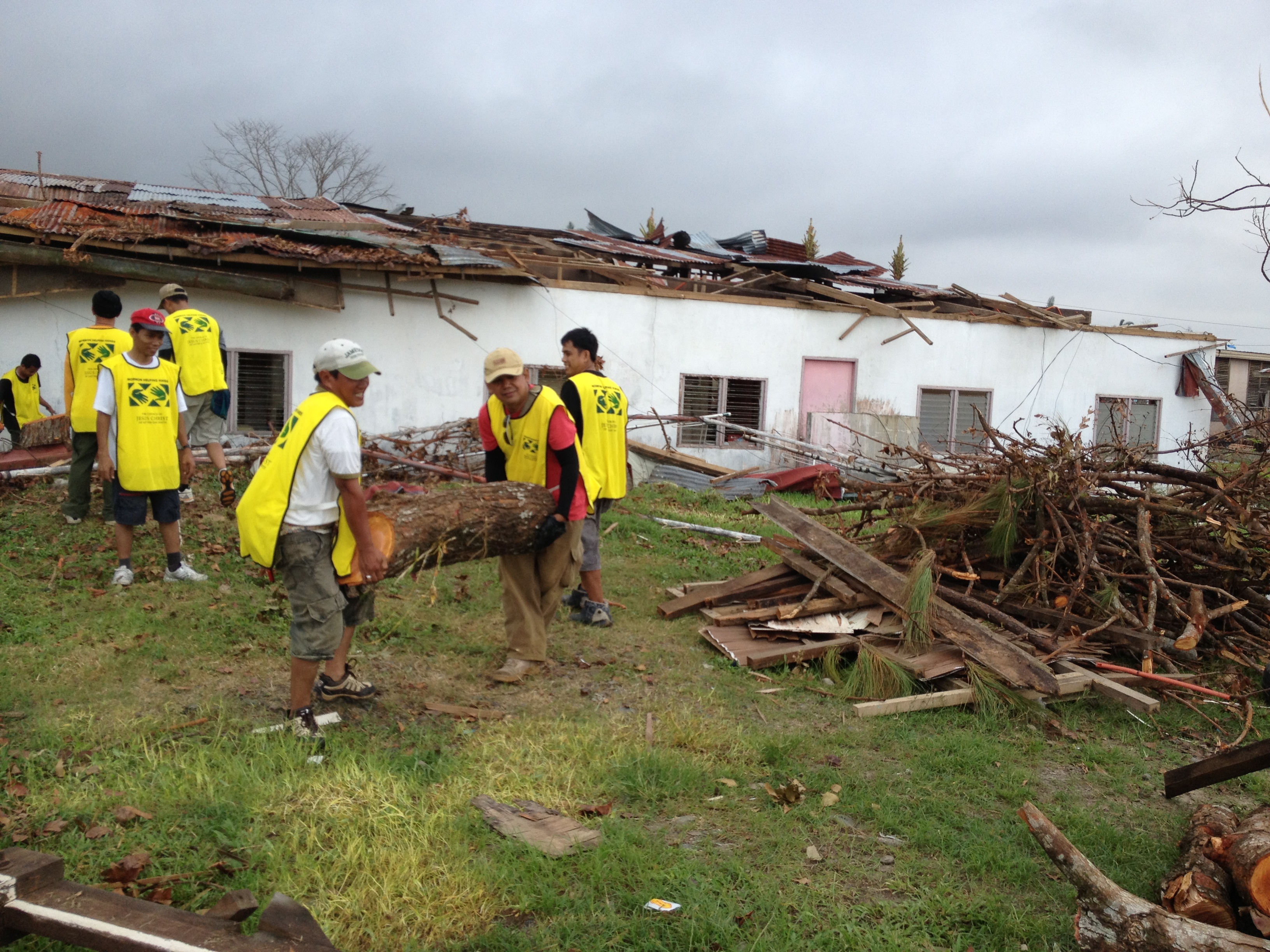 Mormonen leisten Hilfe nach Taifun Pablo